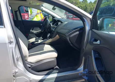 2017 Ford Focus Titanium из США, поврежденный, VIN 1FADP3J27HL207032